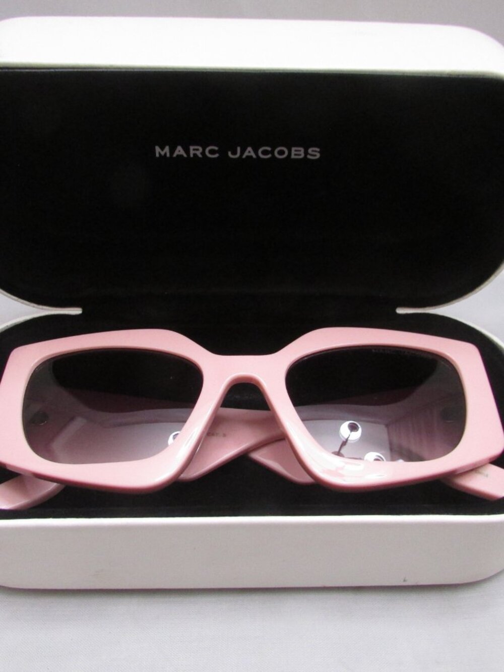 MARC JACOBS MJ774-35J-53  Sunglasses Pink Women New Sunglasses With Used Case - Picture 7 of 7